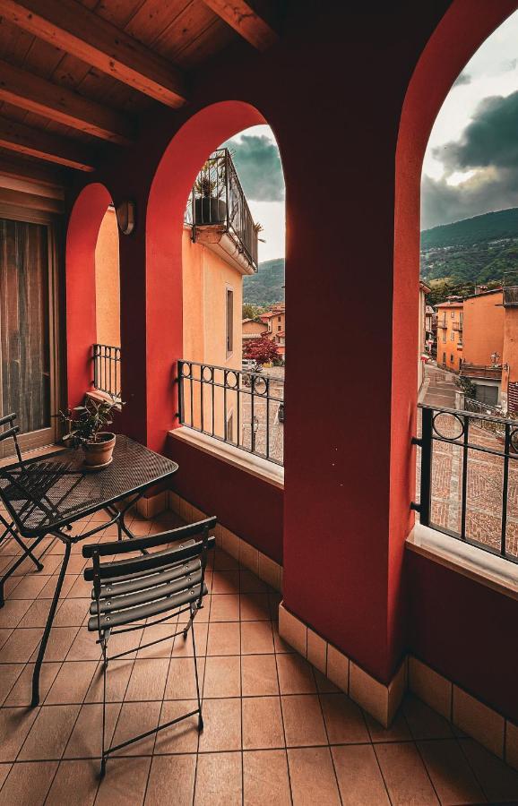 Casa Vacanze Al Lago P2 Monasterolo del Castello Bagian luar foto