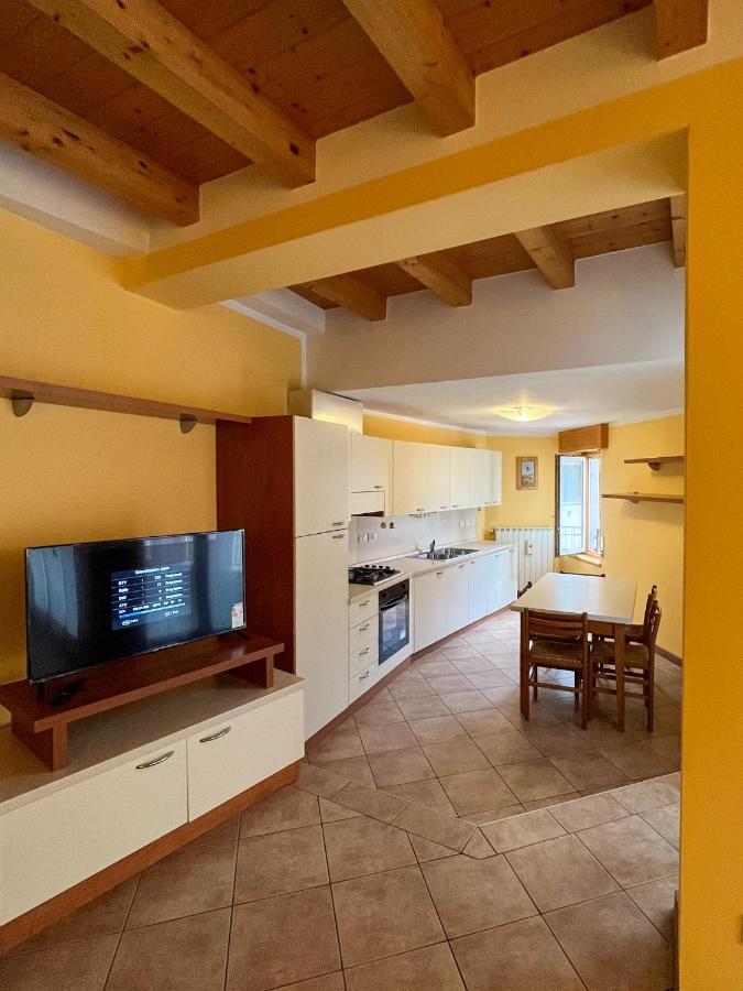 Casa Vacanze Al Lago P2 Monasterolo del Castello Bagian luar foto